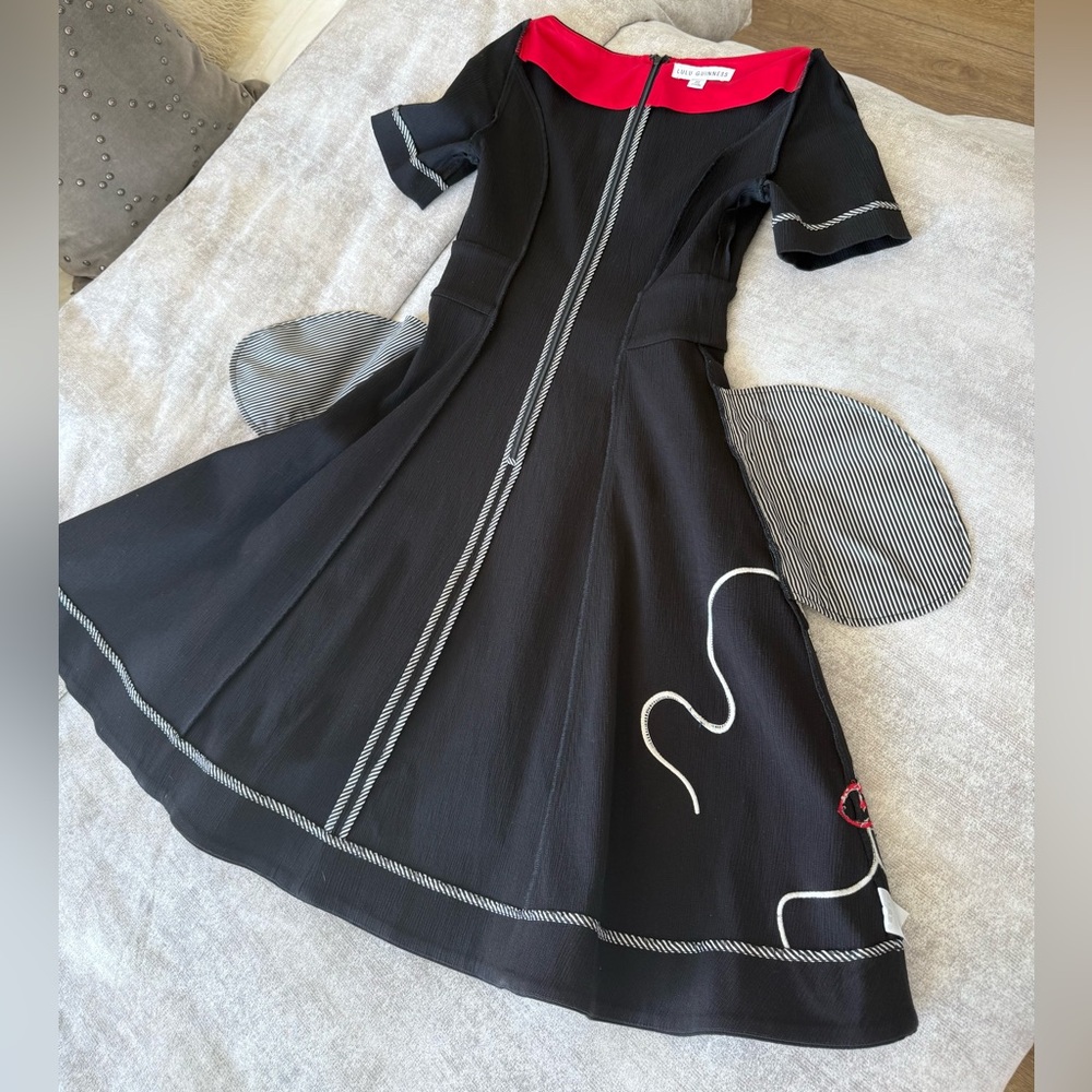 Lulu Guinness Face Dress Black Fit & Flare Red Lips Embroidery UK 10 /USA size 6 - Picture 14 of 15